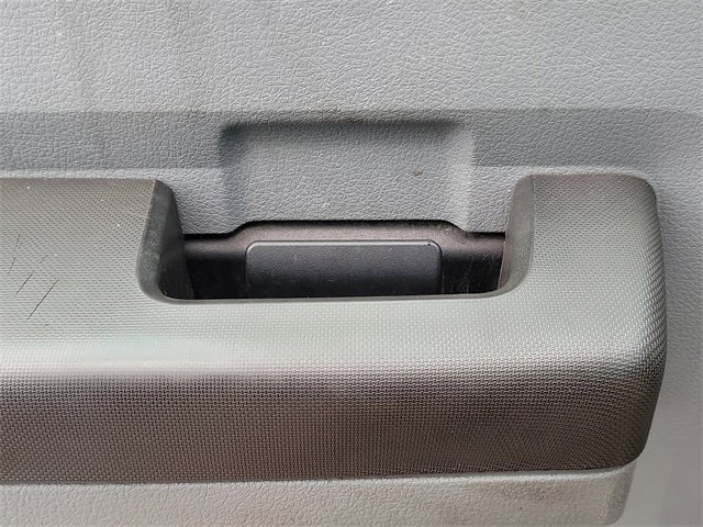 Used 2015 Ford F550 2WD Regular Cab Super Duty image 30