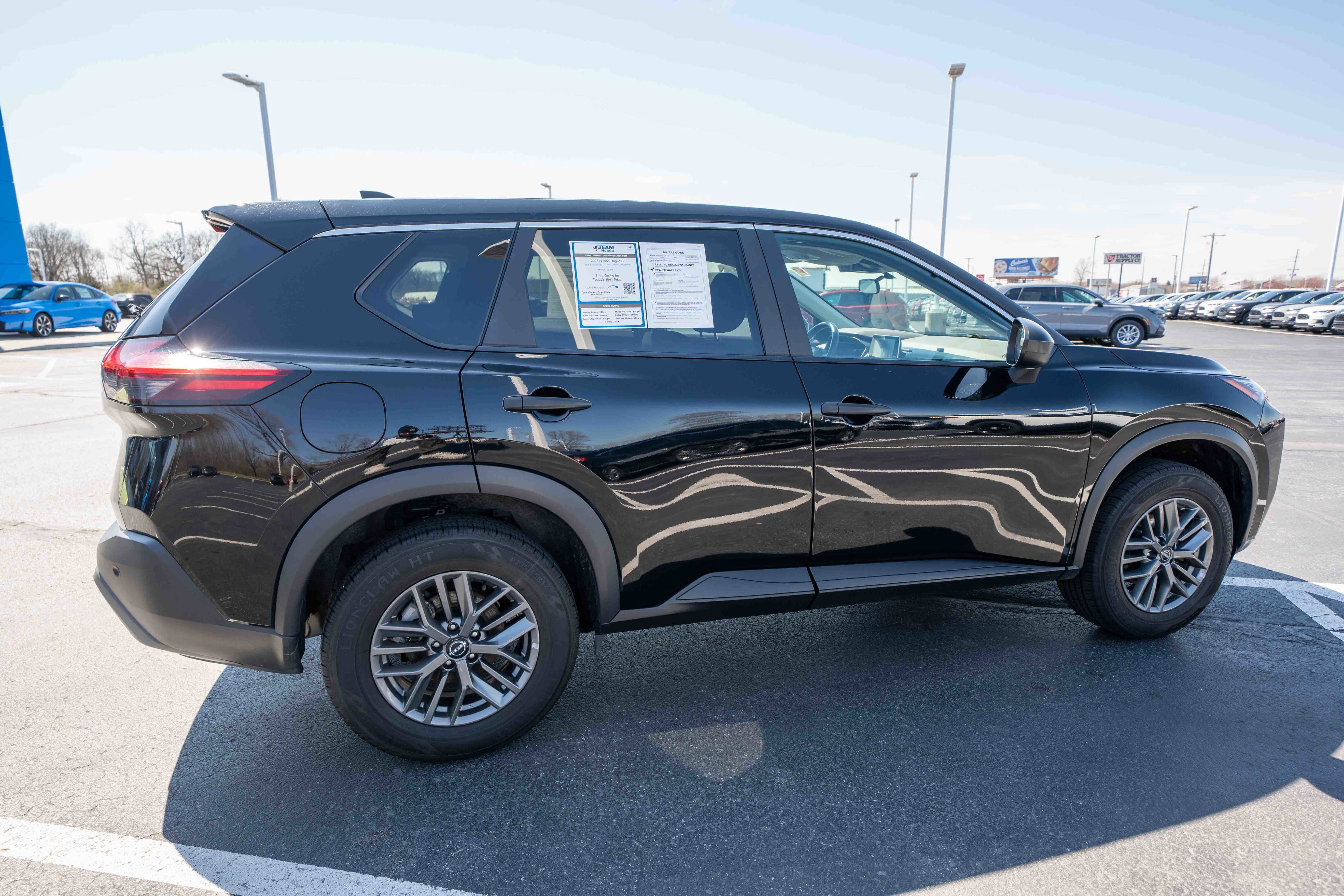 Used 2023 Nissan Rogue S FWD image 6