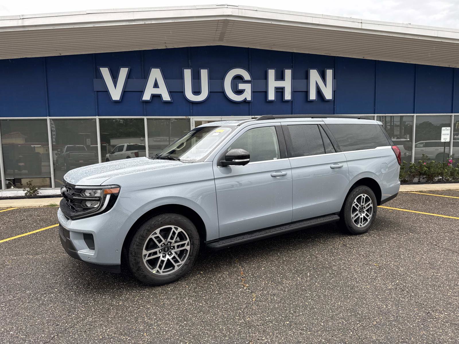 New 2025 Ford Expedition Max Active image 1