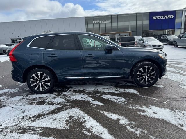 Used 2023 Volvo XC60 B5 Plus w/ Climate Package image 3