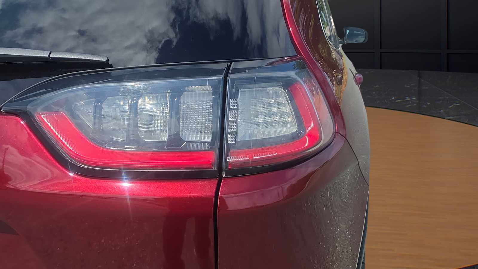 Used 2019 Jeep Cherokee Limited AWD/4WD image 26