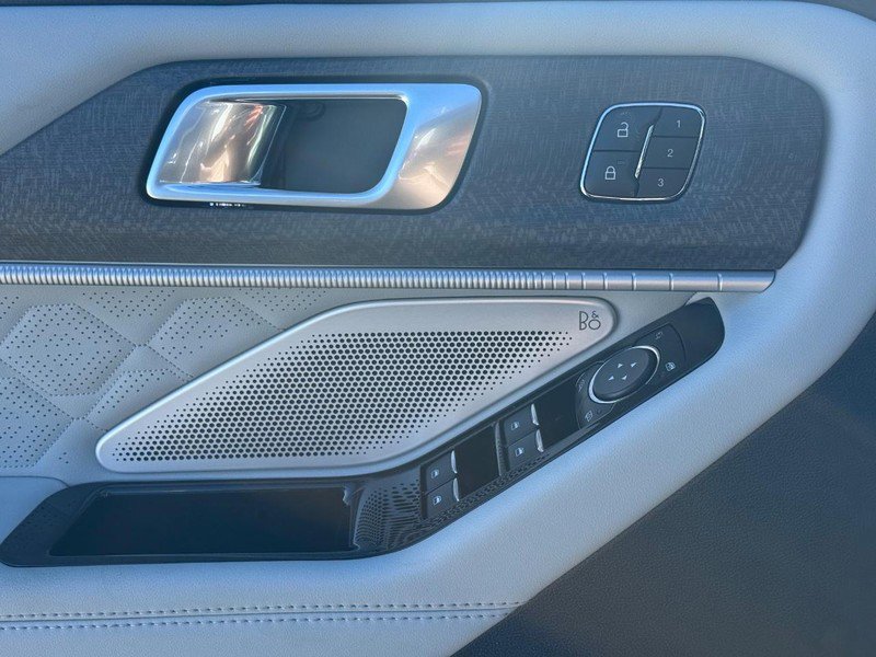New 2026 Ford Explorer Platinum image 28