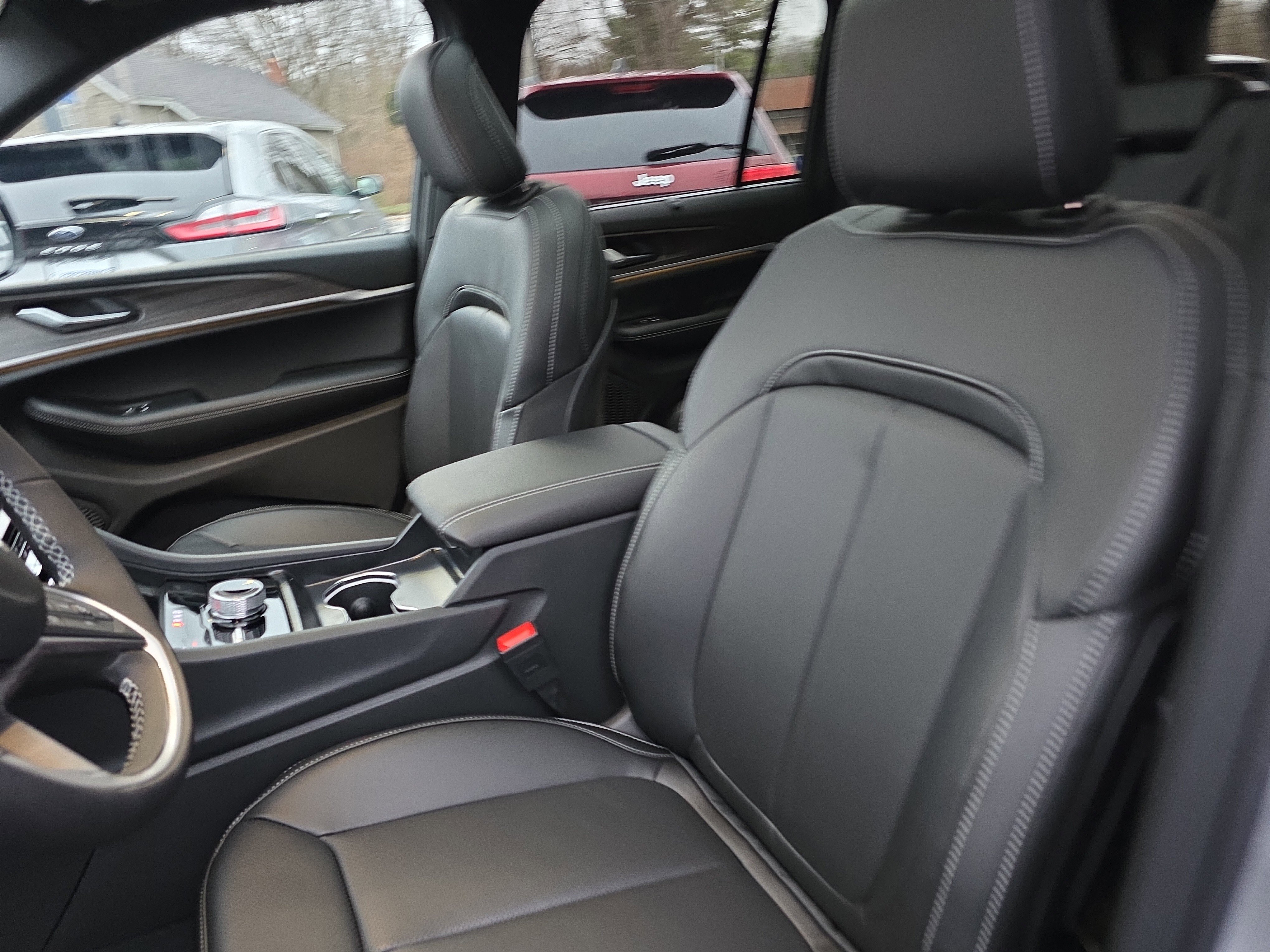 New 2025 Jeep Grand Cherokee Limited w/ Luxury Tech Group II image 5