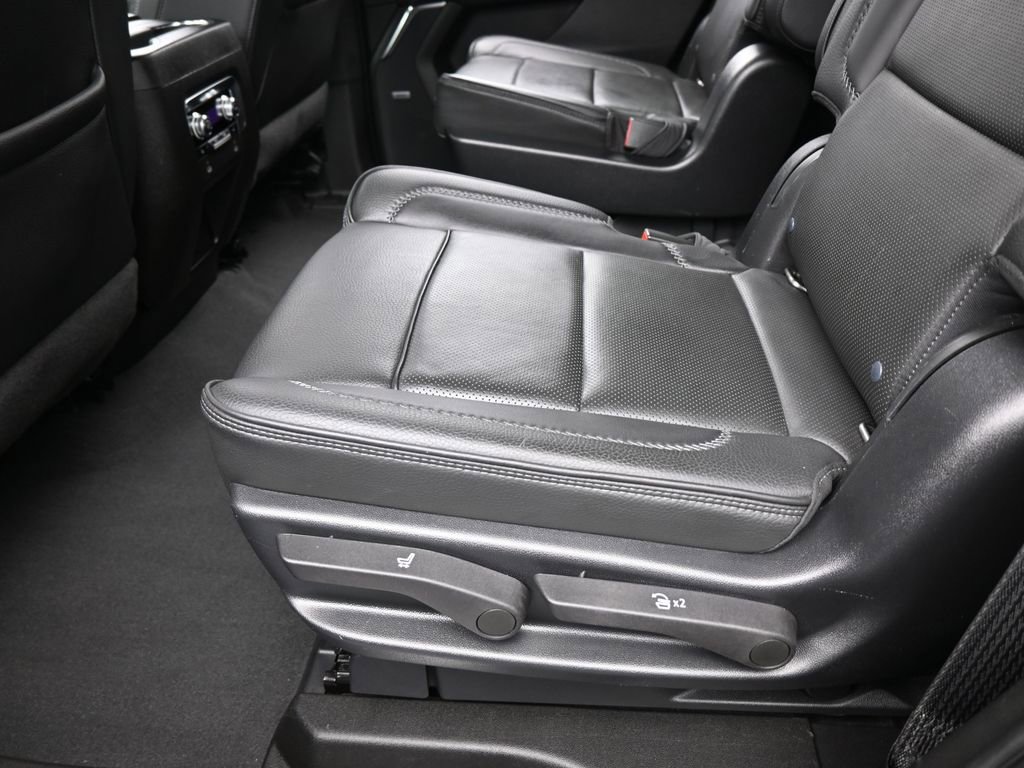 Used 2022 GMC Yukon Denali w/ Denali Premium Package image 38