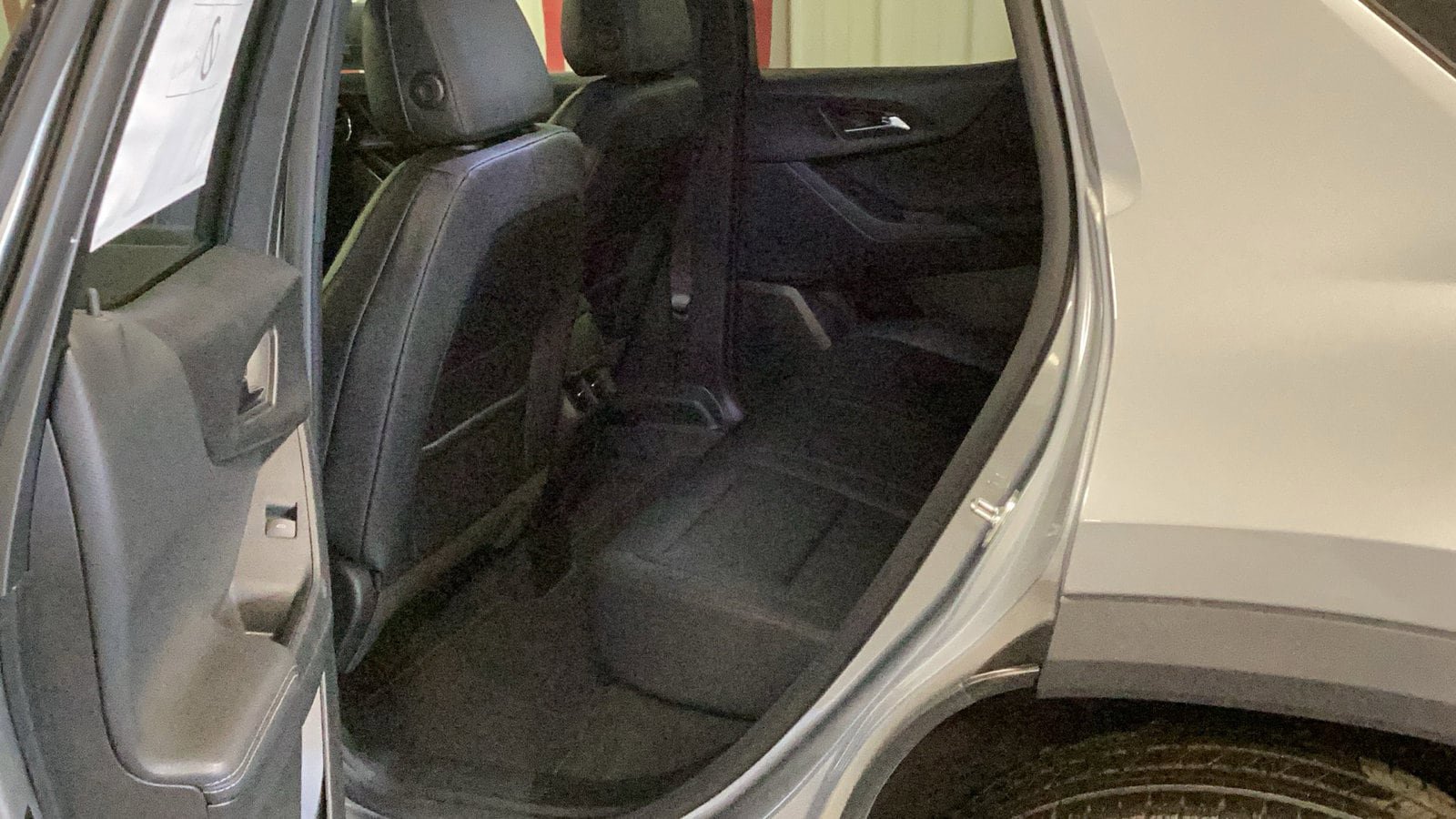 New 2026 Chevrolet Equinox LT w/ Convenience Package II AWD/4WD image 9