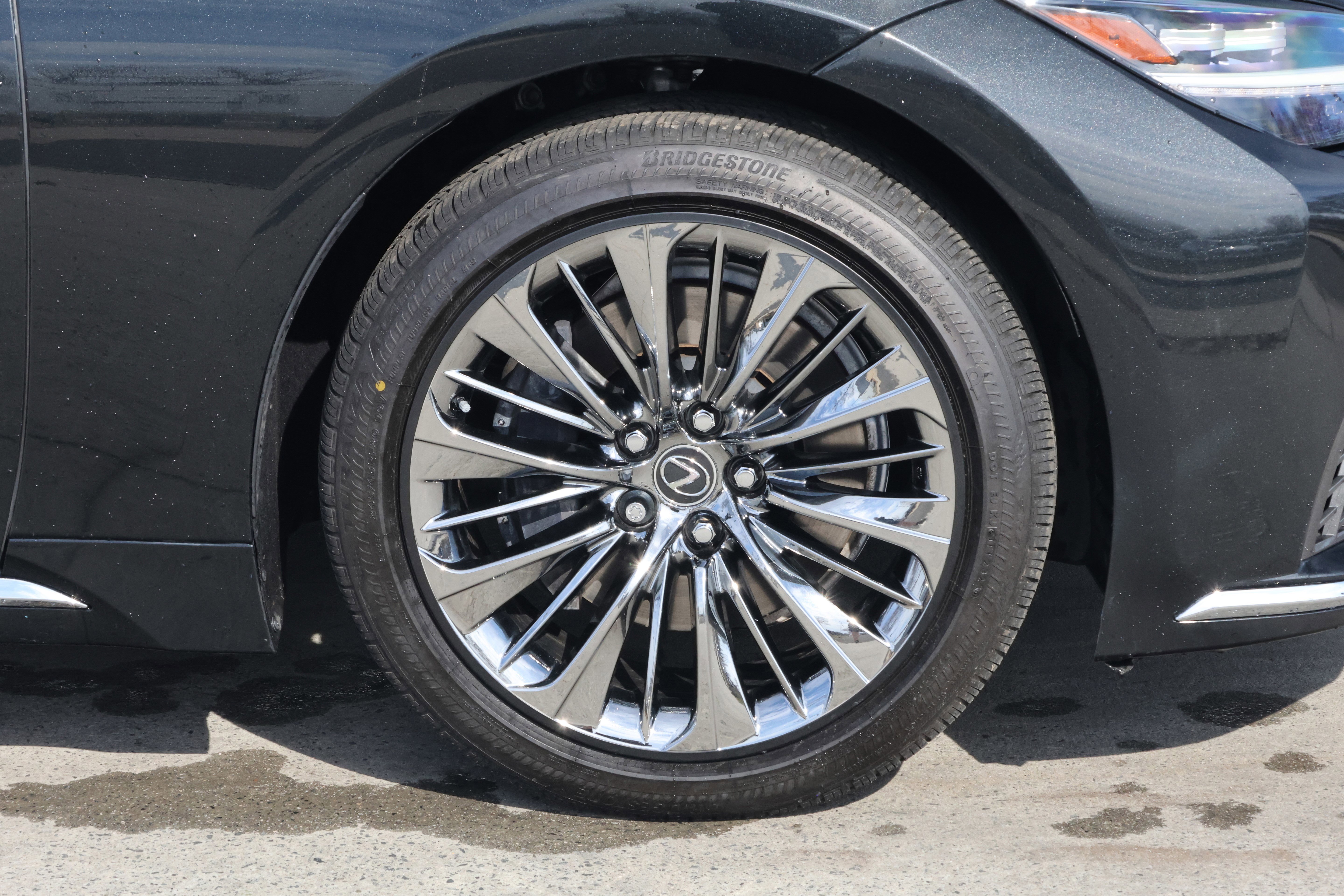 Certified 2023 Lexus LS 500 AWD w/ Interior Upgrade Package image 11