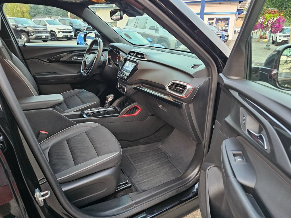 Used 2023 Chevrolet TrailBlazer RS w/ Convenience Package AWD/4WD image 13