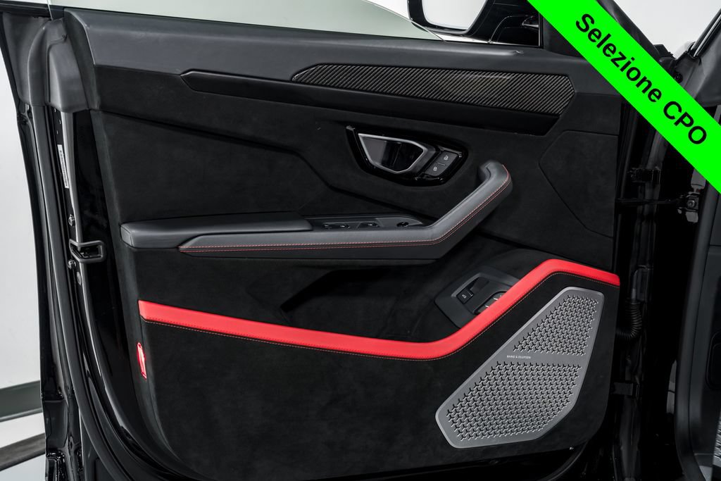 Used 2023 Lamborghini Urus Performante AWD/4WD image 9