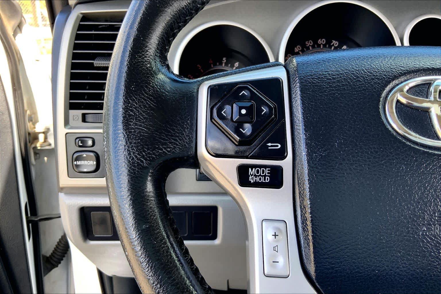 Used 2017 Toyota Sequoia SR5 RWD image 23