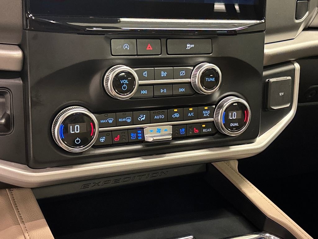 Used 2023 Ford Expedition XLT image 41