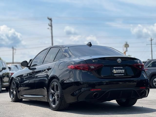 Used 2017 Alfa Romeo Giulia w/ Sport Appearance Package RWD image 7