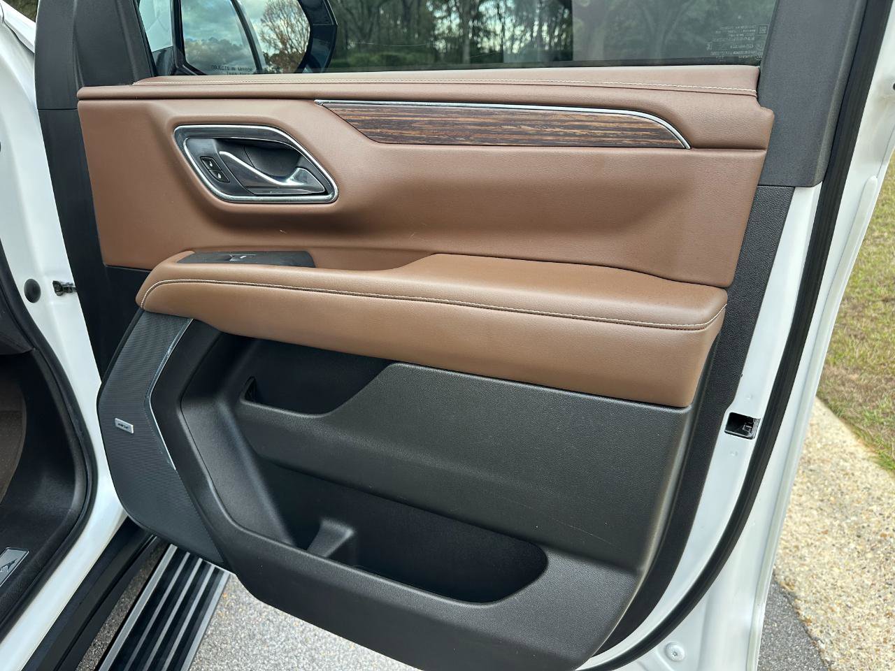 Used 2021 Chevrolet Suburban High Country RWD image 33