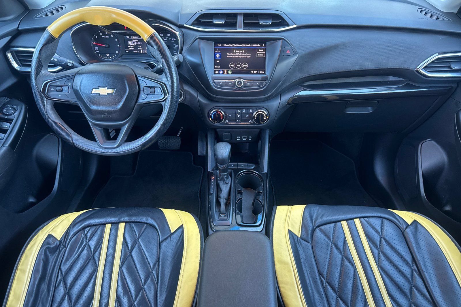 Used 2023 Chevrolet TrailBlazer LT FWD image 16