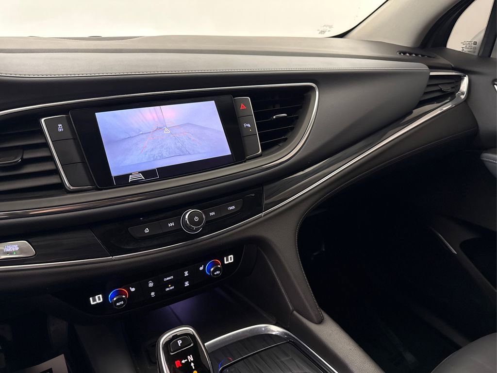 Used 2020 Buick Enclave Essence FWD image 32