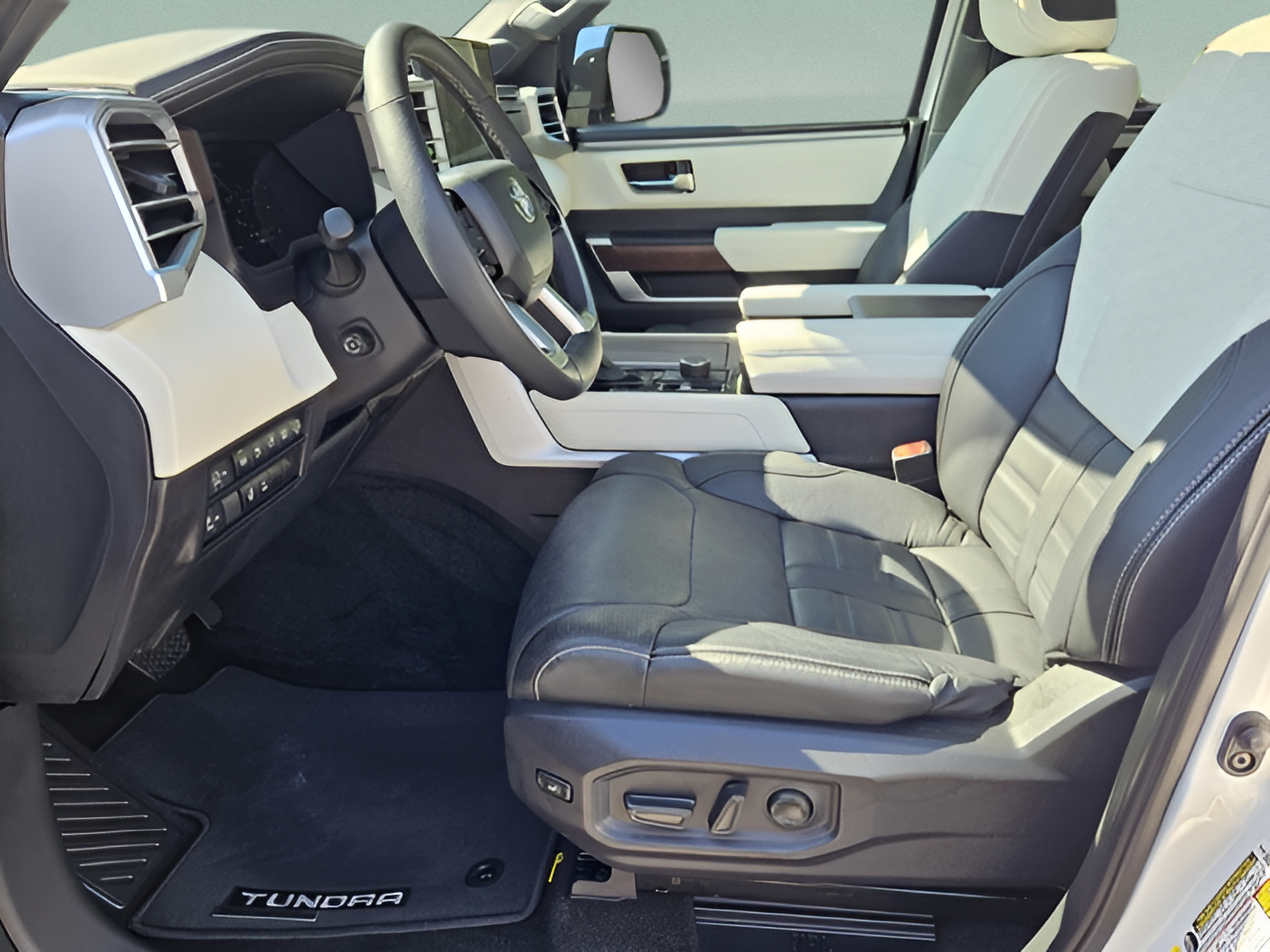 Used 2024 Toyota Tundra Capstone AWD/4WD image 13