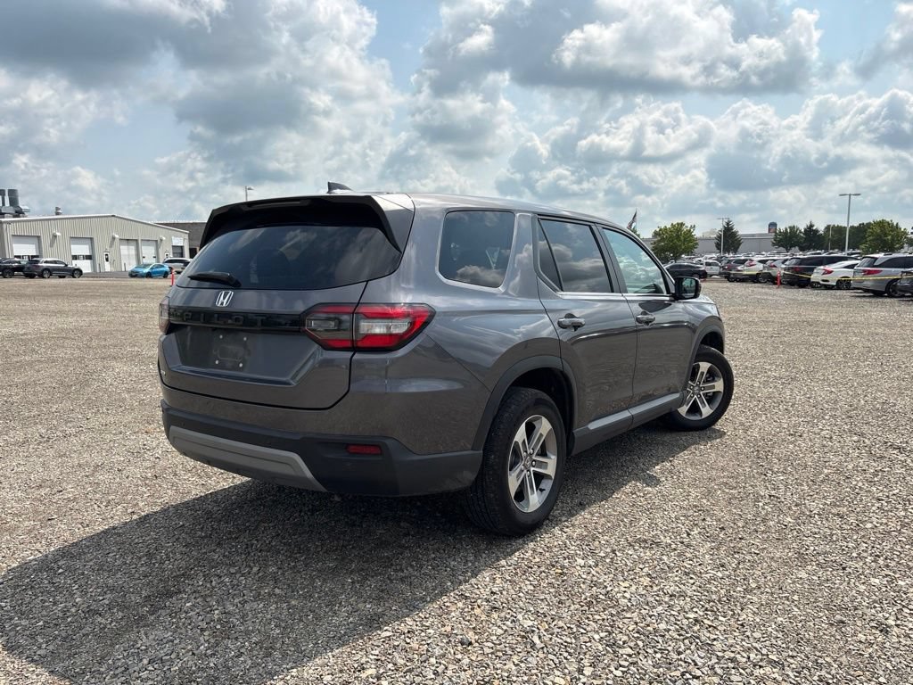 Used 2025 Honda Pilot EX-L image 13