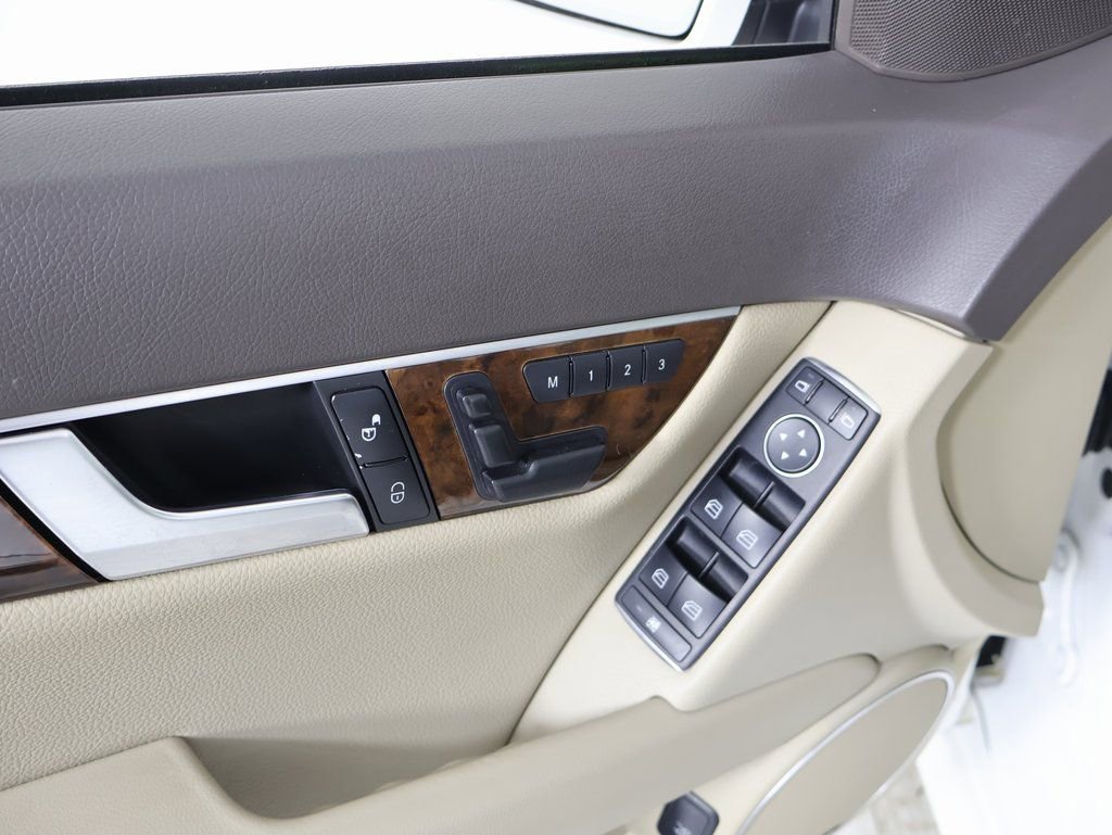 Used 2014 Mercedes-Benz C 300 4MATIC Sedan image 19