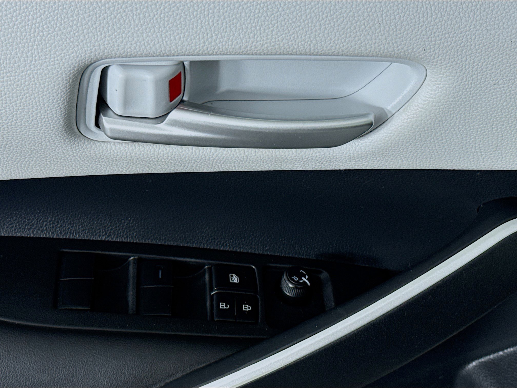 Used 2023 Toyota Corolla SE FWD image 23