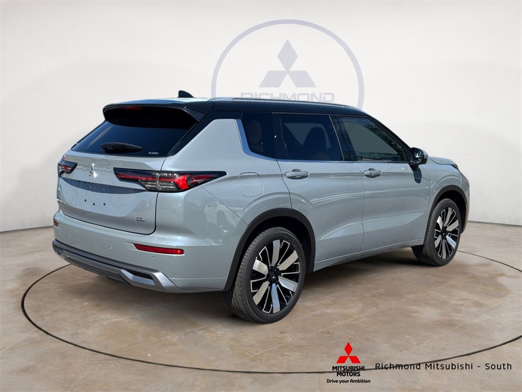 New 2025 Mitsubishi Outlander SEL image 3