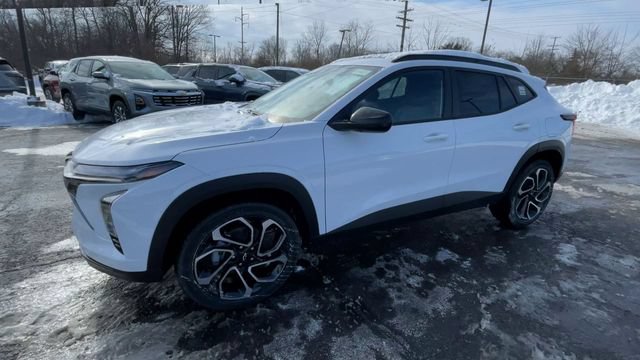 New 2026 Chevrolet Trax RS w/ Sunroof Package FWD image 6