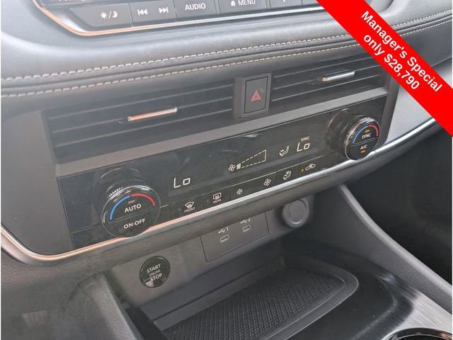 Certified 2025 Nissan Rogue SV image 24