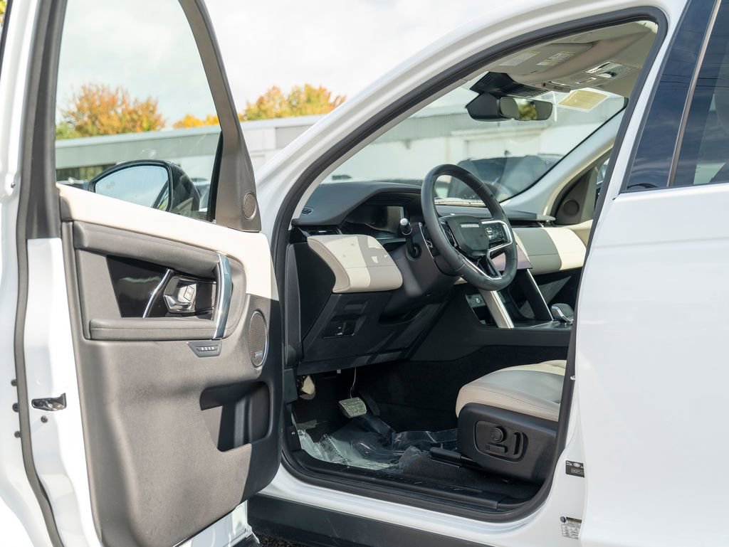 Certified 2025 Land Rover Discovery Sport S AWD/4WD image 11