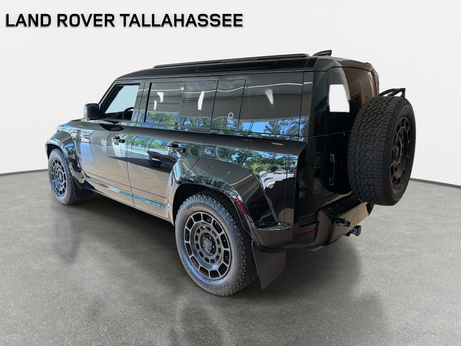 New 2026 Land Rover Defender 110 OCTA AWD/4WD image 7