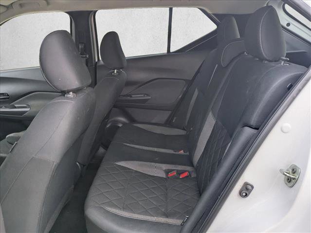Used 2020 Nissan Kicks S image 15