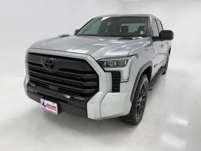 Used 2024 Toyota Tundra Limited AWD/4WD image 4