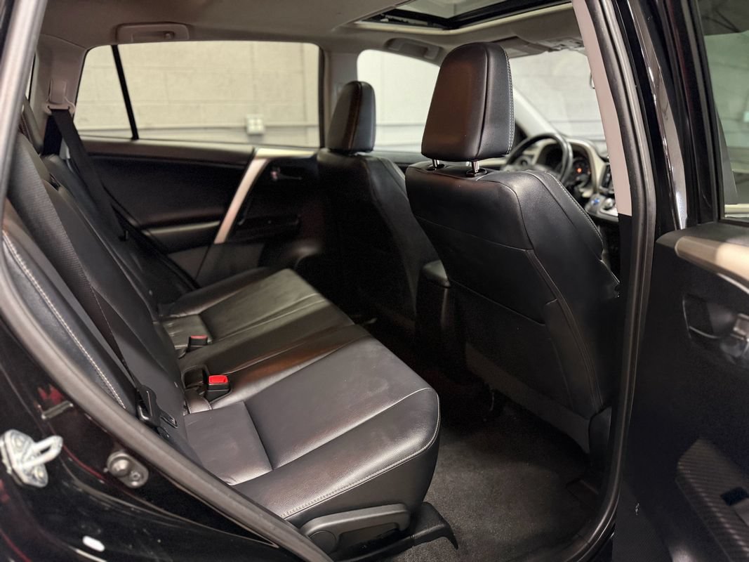 Used 2015 Toyota RAV4 Limited AWD/4WD image 25