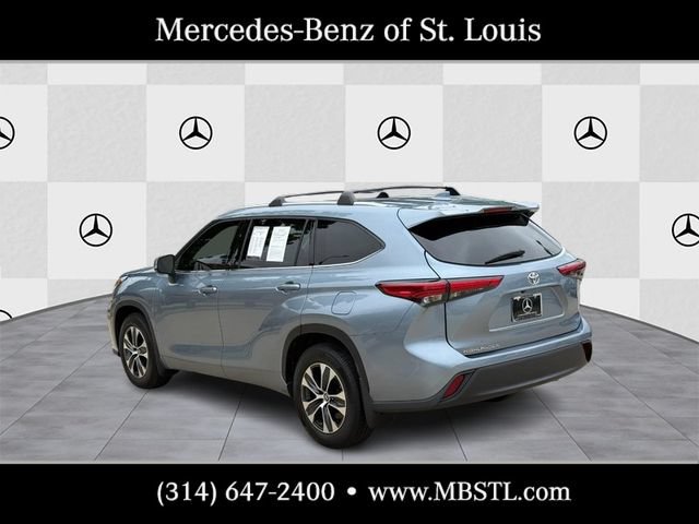 Used 2022 Toyota Highlander XLE FWD image 4