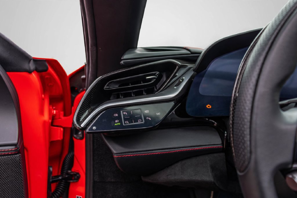 Certified 2024 Ferrari SF90 Spider AWD/4WD image 39