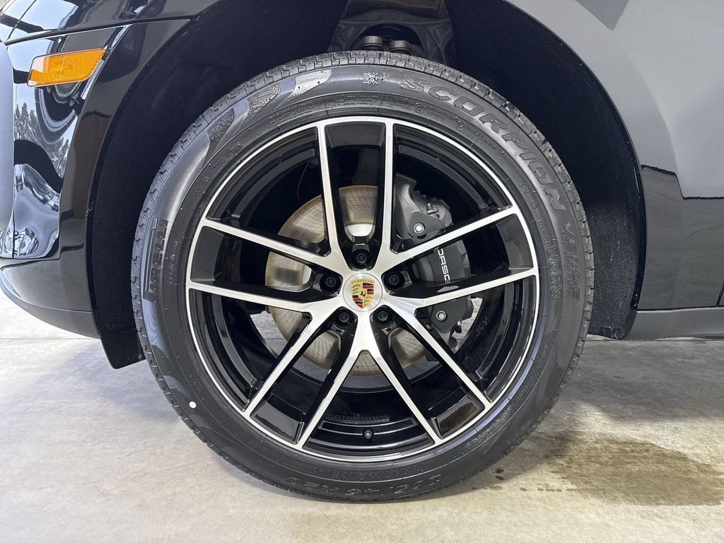 New 2026 Porsche Macan AWD/4WD image 13