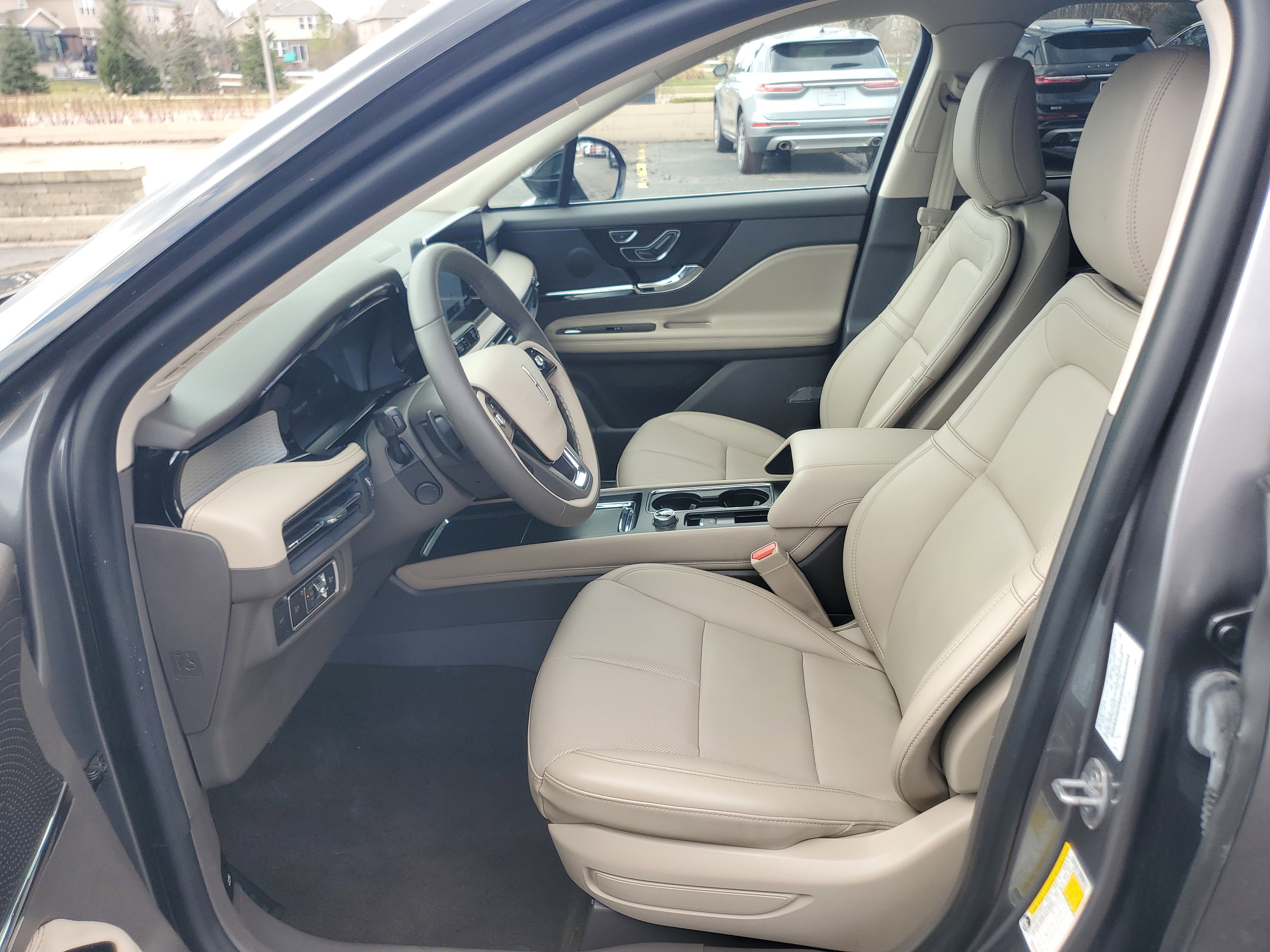 Certified 2024 Lincoln Corsair AWD w/ Equipment Group 101A image 12