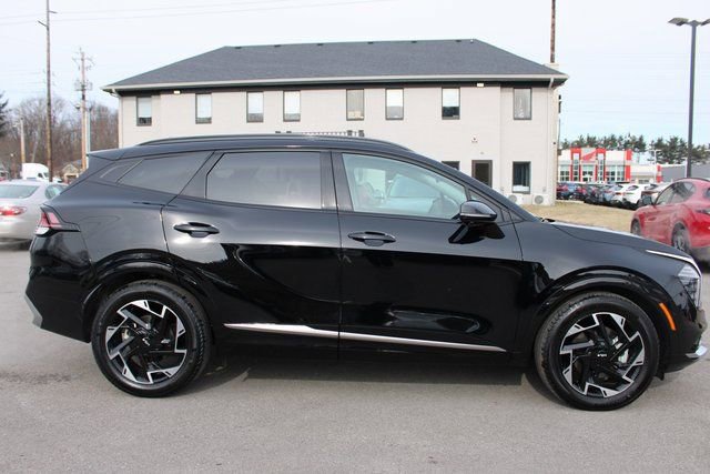 Used 2025 Kia Sportage SX image 6