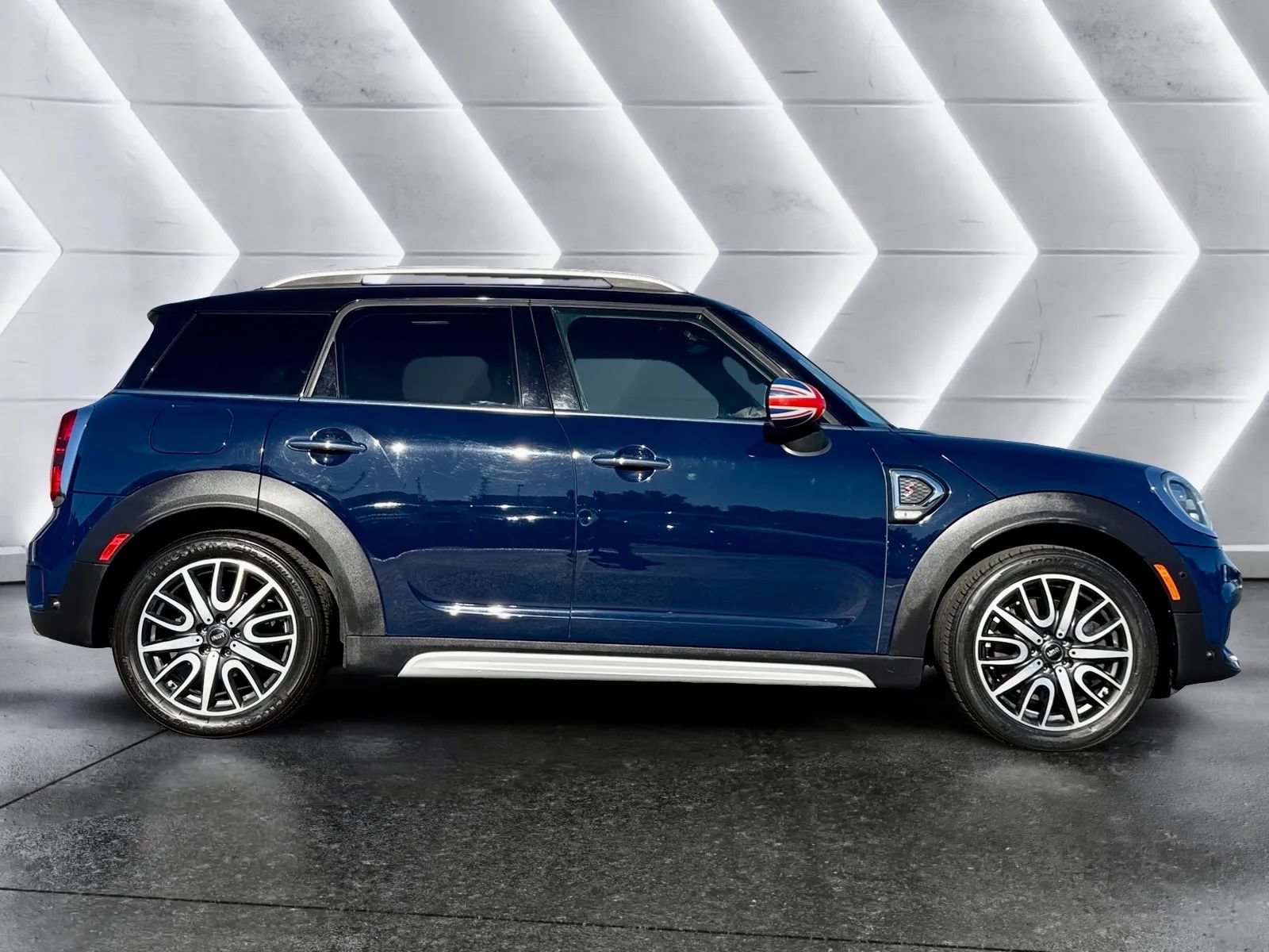 Used 2017 MINI Cooper Countryman S FWD image 4