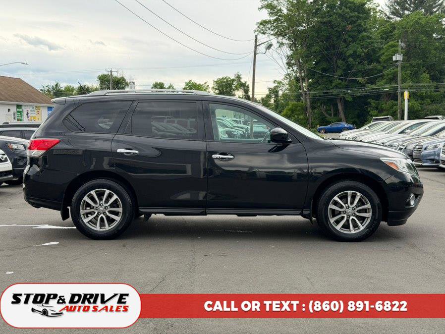 Used 2016 Nissan Pathfinder SV AWD/4WD image 6