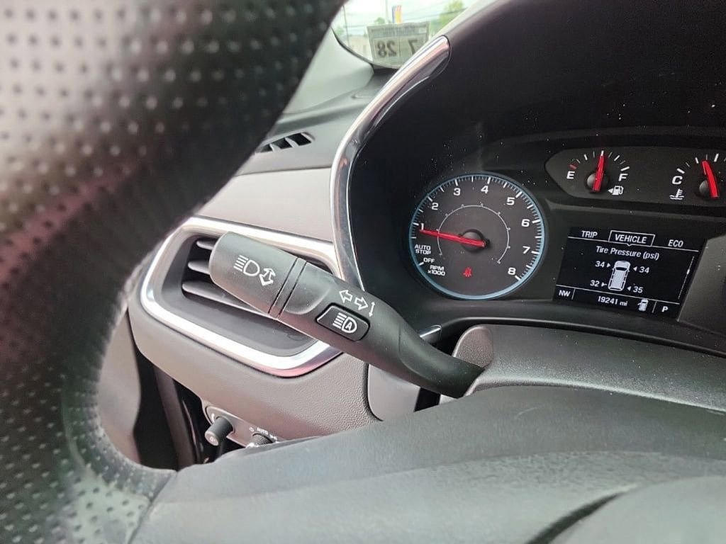 Used 2023 Chevrolet Equinox LS FWD image 12