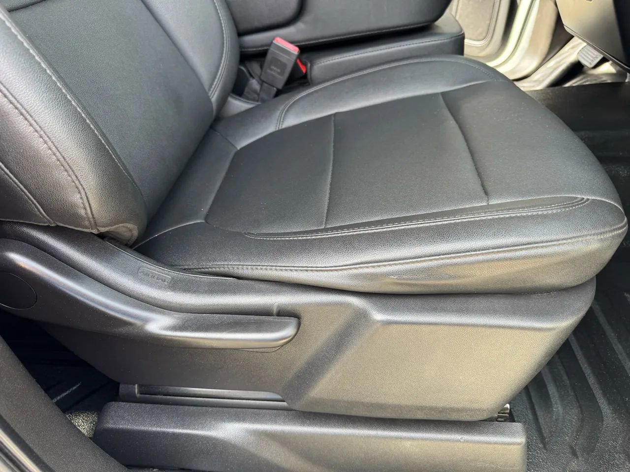 Used 2021 GMC Sierra 3500 2WD Crew Cab w/ Convenience Package image 32