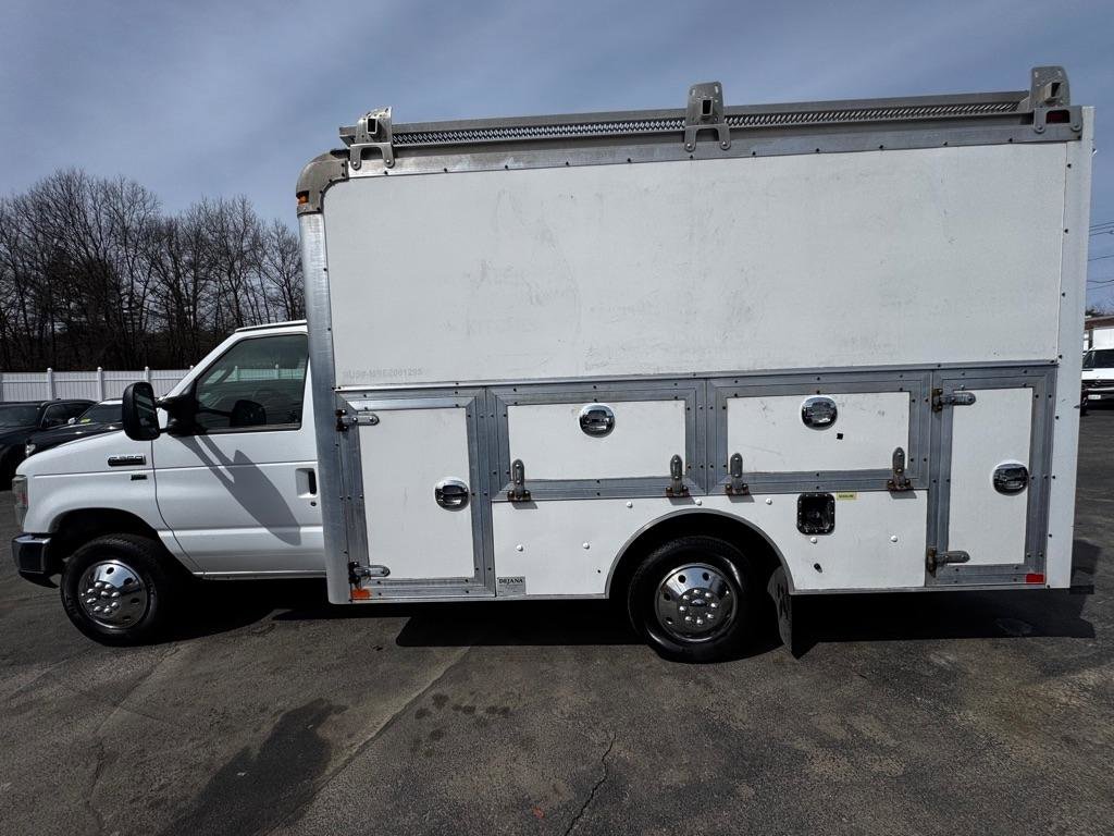 Used 2016 Ford E-350 and Econoline 350 Super Duty image 3