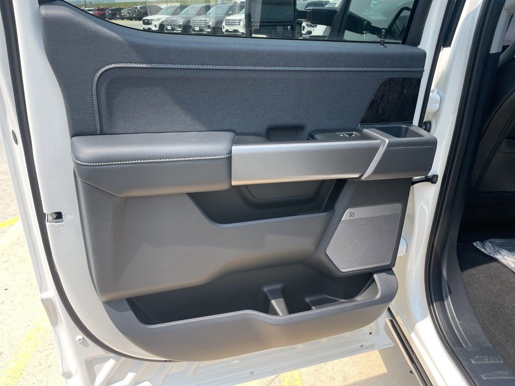 New 2025 Ford F250 Lariat w/ Lariat Ultimate Package image 23