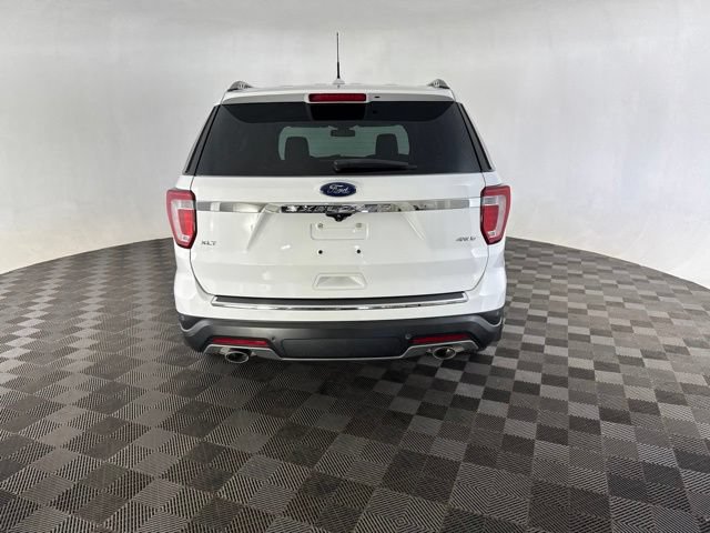 Used 2018 Ford Explorer XLT w/ Equipment Group 202A AWD/4WD image 6
