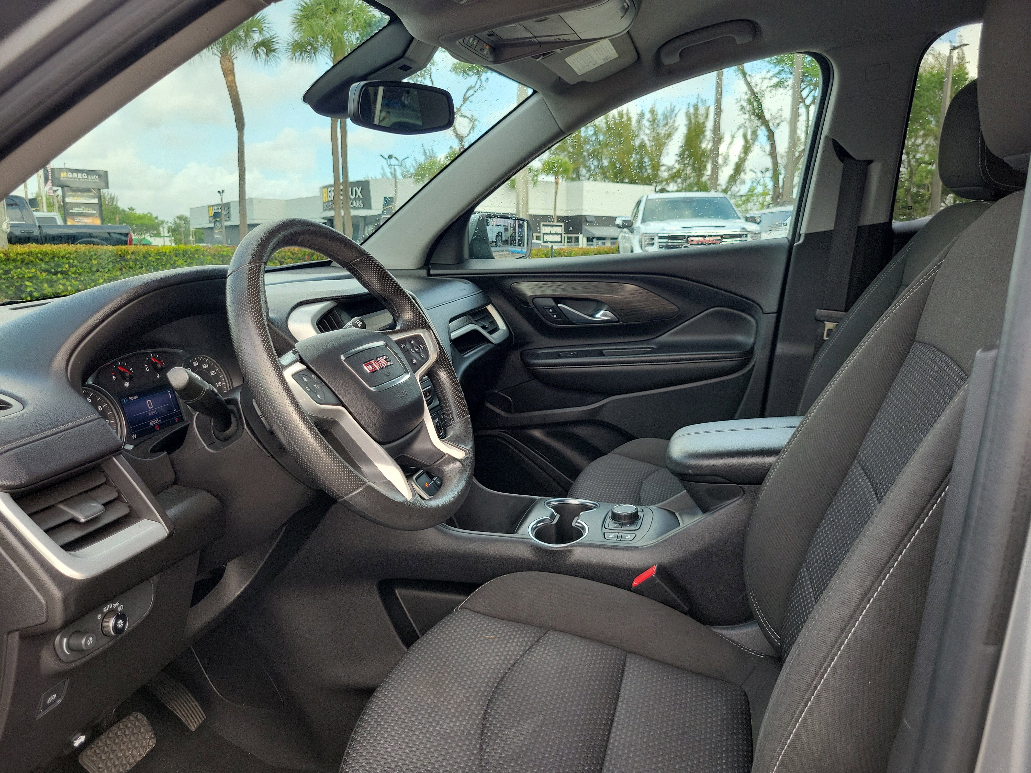 Used 2023 GMC Terrain SLE w/ Driver Convenience Package image 10