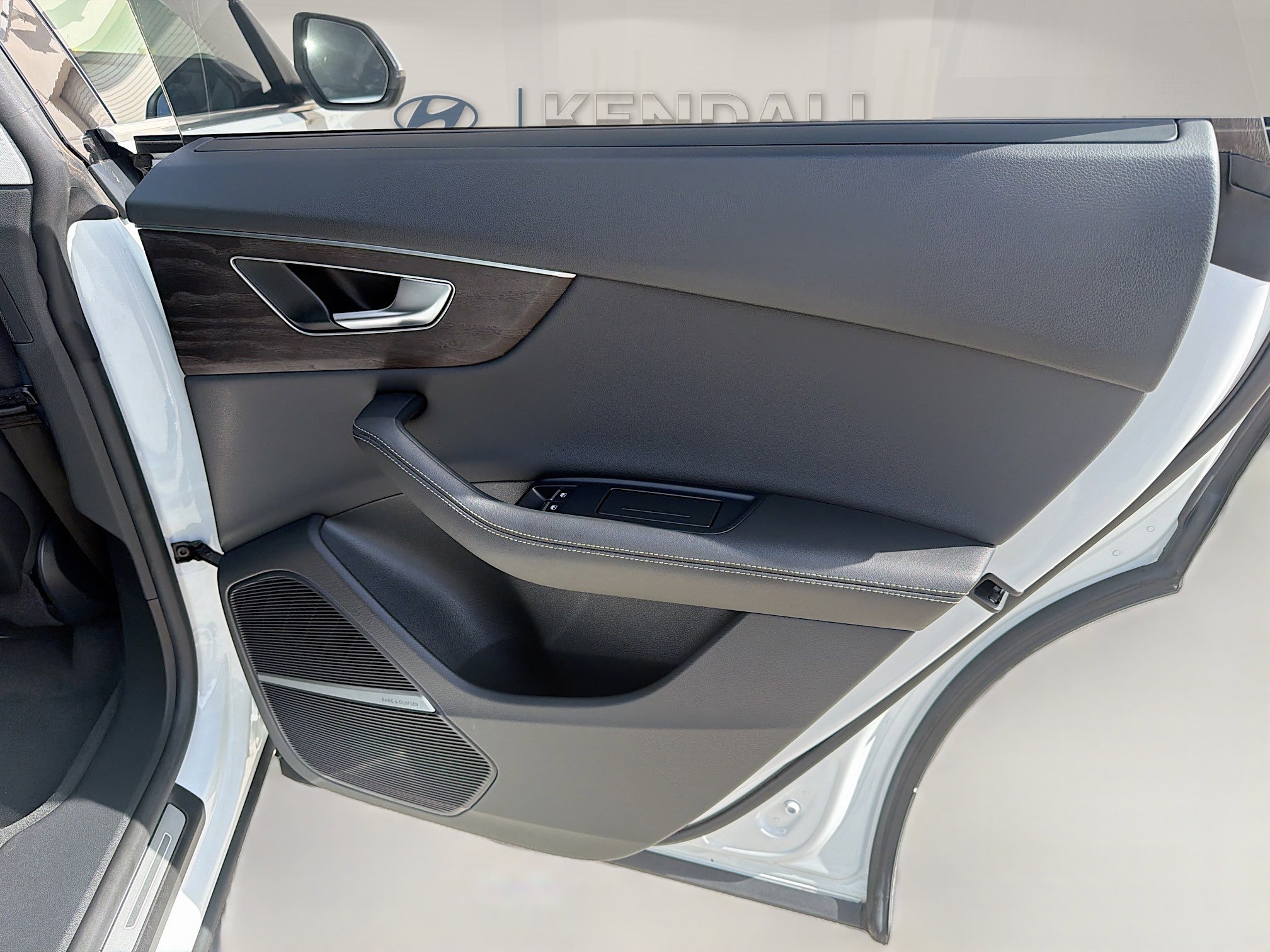 Used 2023 Audi Q8 Prestige image 29