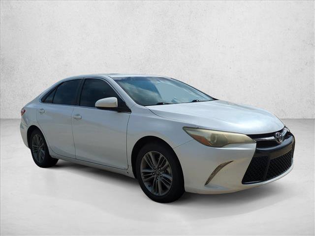 Used 2016 Toyota Camry SE w/ Moonroof Package FWD image 3