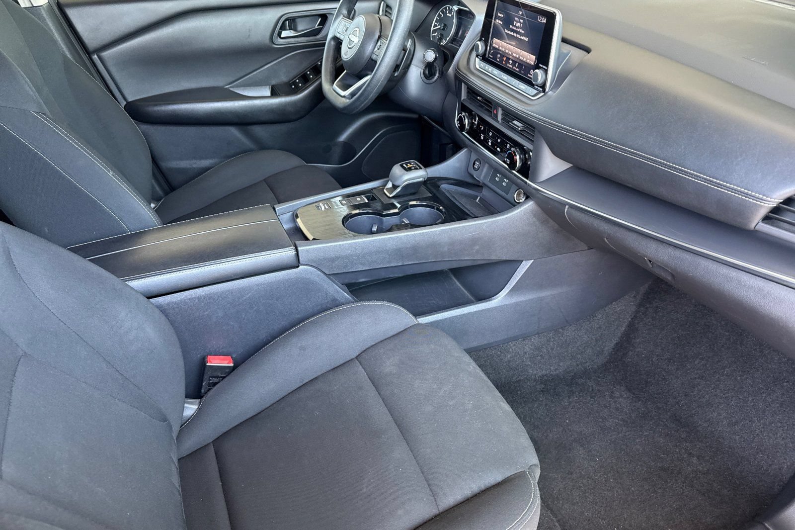 Used 2024 Nissan Rogue S FWD image 20