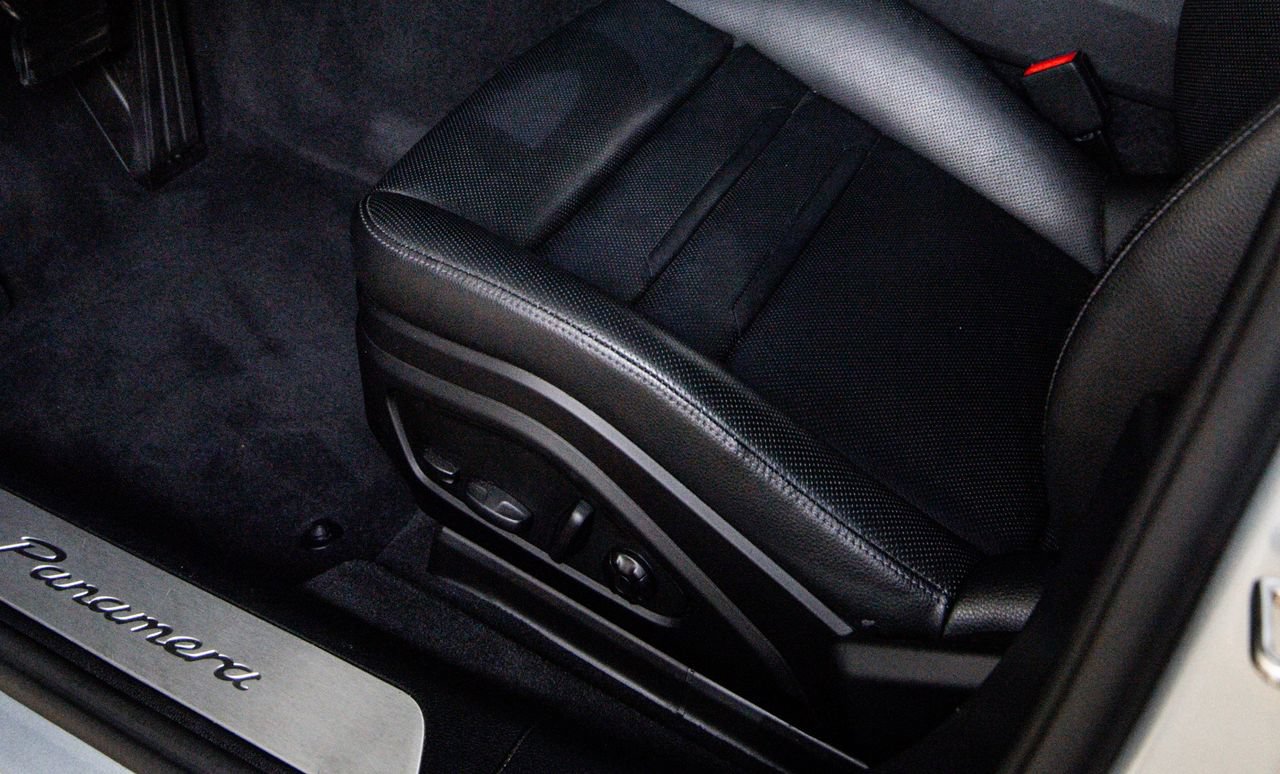 Certified 2023 Porsche Panamera image 14