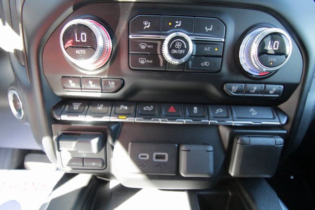 Used 2023 GMC Sierra 3500 AT4 w/ AT4 Premium Plus Package image 28