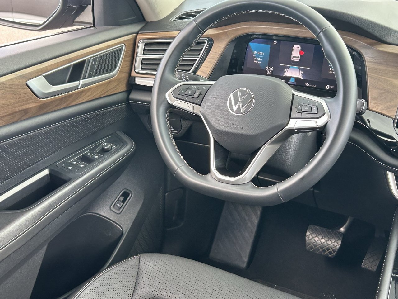Used 2025 Volkswagen Atlas SE AWD/4WD image 18