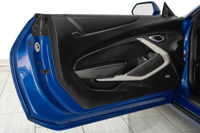 Used 2021 Chevrolet Camaro LT w/ Technology Package RWD image 37